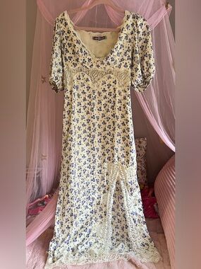 UO Blue Floral Cottagecore Maxi Dress w. Puff Sleeve & Lace Detail | Med | GUC